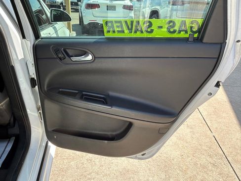 Used 2013 Chevrolet Impala LT FWD image 15