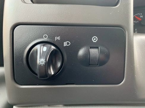 Used 2003 Ford F350 162 W.B. 4D image 18