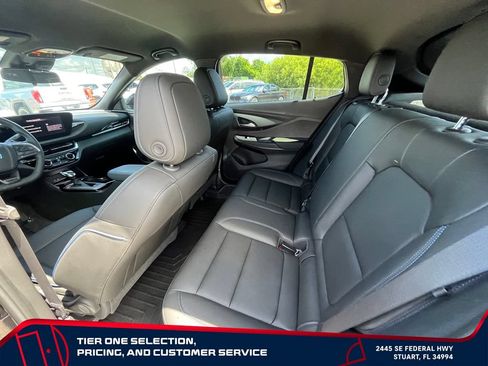 Used 2025 Buick Envista Sport Touring w/ Convenience II Package FWD image 12