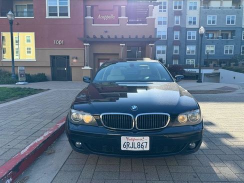 Used 2007 BMW 750i RWD image 12