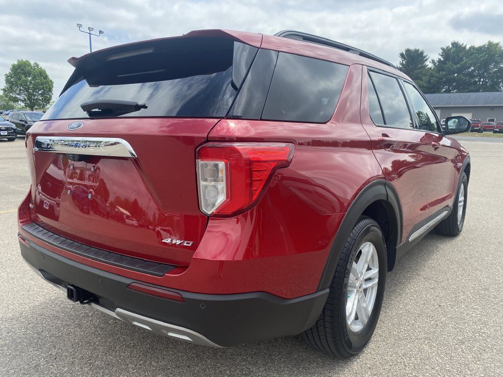Used 2021 Ford Explorer XLT w/ Equipment Group 202A AWD/4WD image 7
