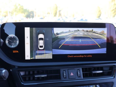 Used 2025 Lexus ES 350 Luxury w/ Technology Package image 24