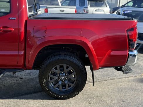 Certified 2022 Toyota Tacoma SR5 image 4
