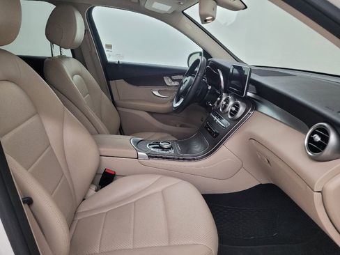 Used 2019 Mercedes-Benz GLC 300 w/ Premium Package image 21