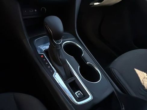 Used 2023 Chevrolet Equinox LT image 28