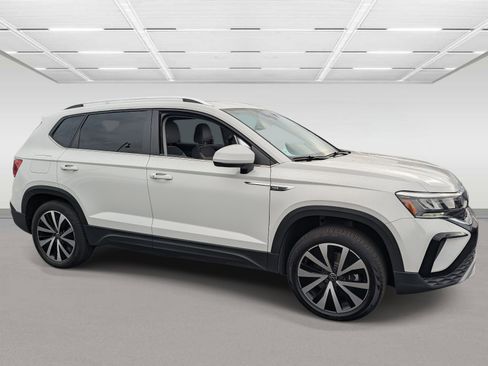 Used 2023 Volkswagen Taos SE image 7