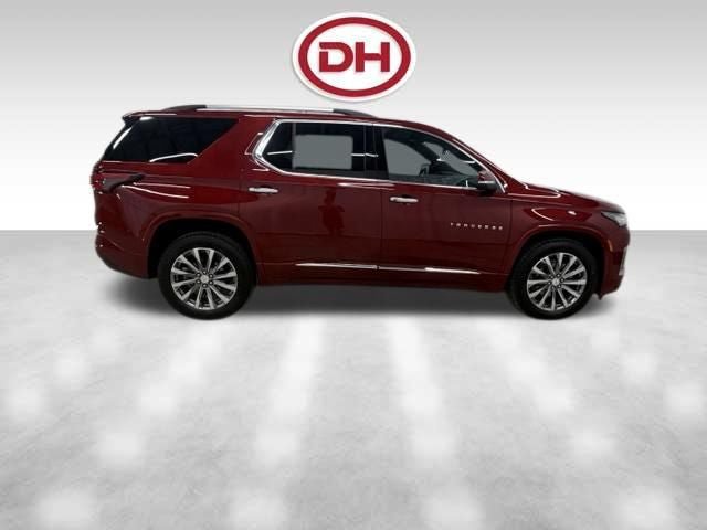 Used 2022 Chevrolet Traverse Premier AWD/4WD image 2