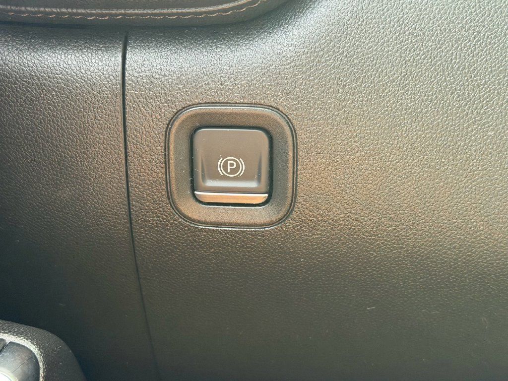 Used 2022 Chevrolet Silverado 2500 LT RWD image 29