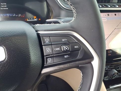 Used 2024 Jeep Grand Cherokee Limited w/ Luxury Tech Group II AWD/4WD image 21