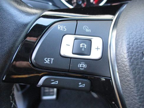 Used 2021 Volkswagen Tiguan SE R-Line image 66