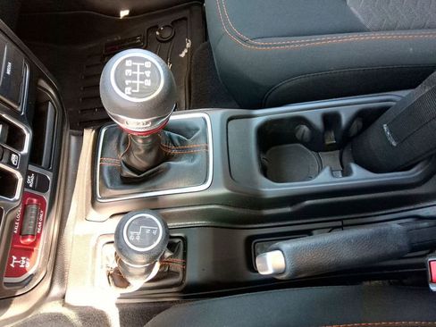 Certified 2023 Jeep Gladiator Mojave image 15