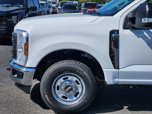 New 2026 Ford F250 XL w/ XL Chrome Package image 9