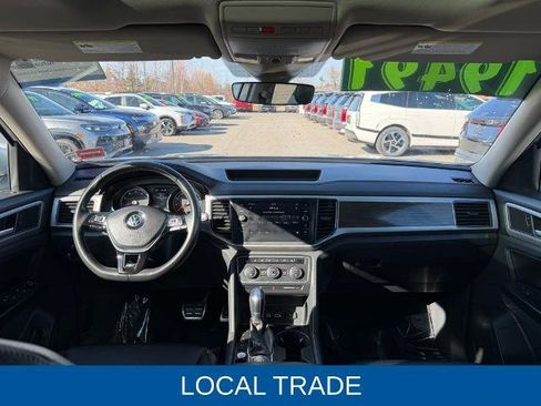 Used 2019 Volkswagen Atlas SE w/ Panoramic Sunroof Package image 4