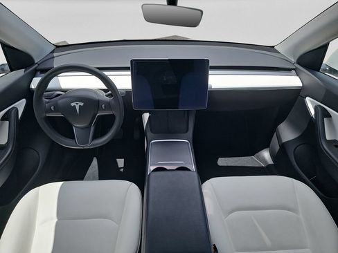 Used 2021 Tesla Model Y Long Range AWD/4WD image 11