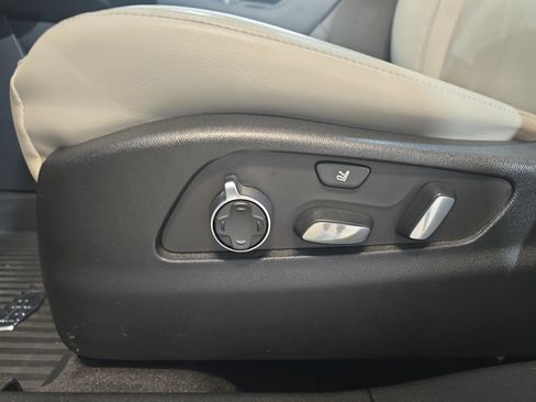 Used 2023 Cadillac XT4 Premium Luxury w/ Enhanced Visibility Package FWD image 26