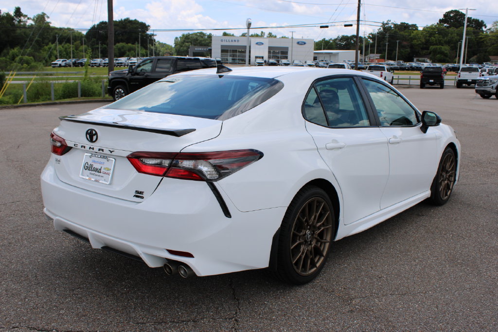 Used 2023 Toyota Camry SE AWD/4WD image 5