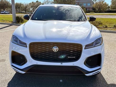 New 2025 Jaguar F-PACE R-Dynamic S image 10