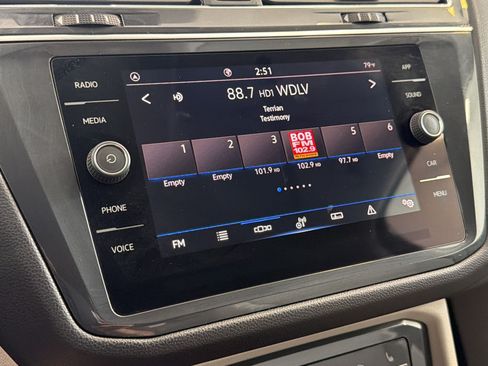 Certified 2023 Volkswagen Tiguan SE FWD image 23
