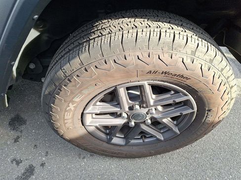 Used 2025 Jeep Wrangler Sport S image 13