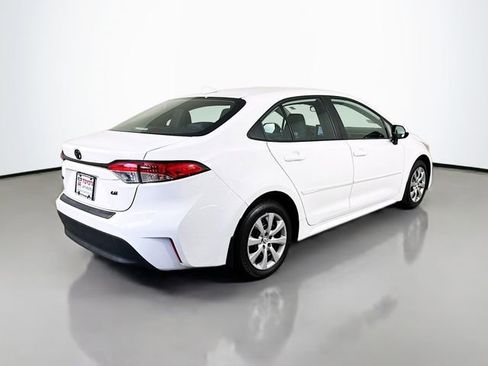 Used 2023 Toyota Corolla LE image 6