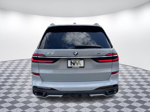 Used 2023 BMW X7 xDrive40i w/ M Sport Package AWD/4WD image 4