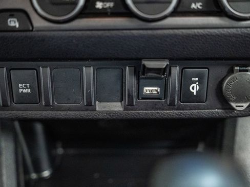 Used 2022 Toyota Tacoma TRD Sport image 31