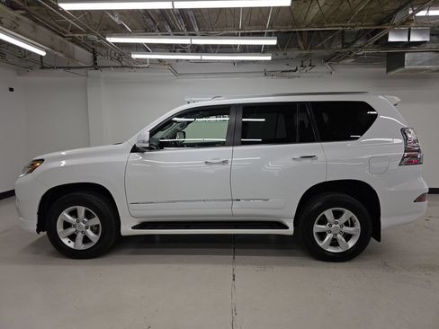 Used 2015 Lexus GX 460 AWD/4WD image 13
