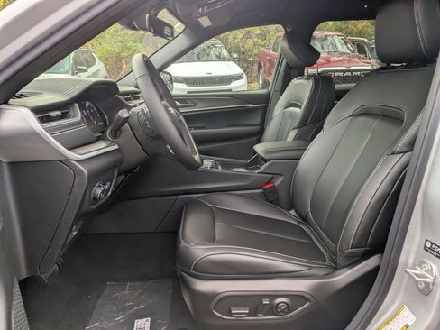 New 2025 Jeep Grand Cherokee Limited image 23