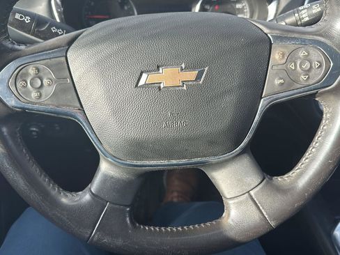 Used 2021 Chevrolet Traverse LT image 14