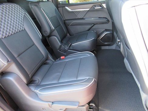 Used 2024 GMC Acadia Denali w/ Super Cruise Package image 31