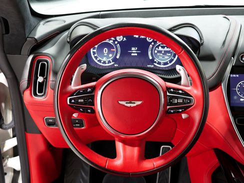 Used 2021 Aston Martin DBX AWD/4WD image 5