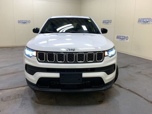 Used 2024 Jeep Compass Sport AWD/4WD image 39