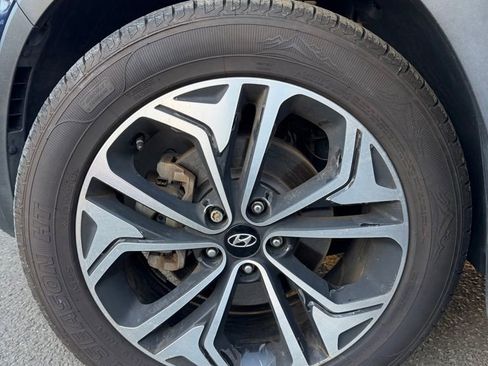 Used 2019 Hyundai Santa Fe AWD image 15