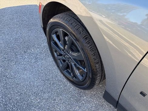 Used 2024 Chevrolet Equinox RS image 50