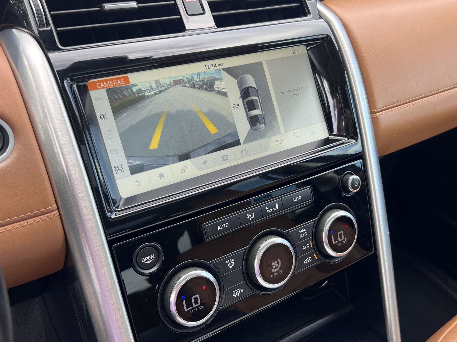 Used 2018 Land Rover Discovery HSE Luxury AWD/4WD image 18