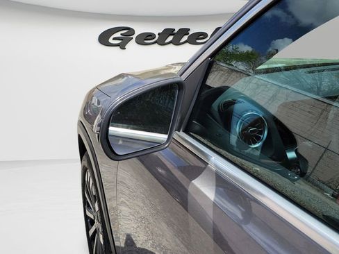 Used 2021 Mercedes-Benz GLB 250 GLB 250 w/ Premium Package image 11