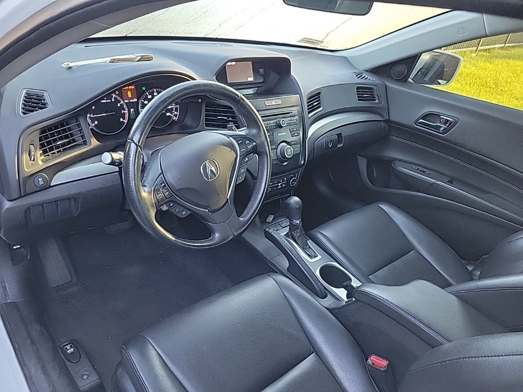 Used 2017 Acura ILX FWD image 7