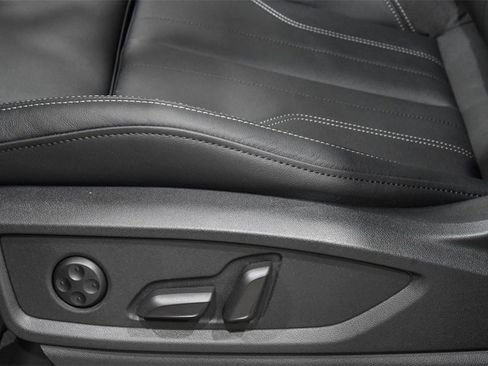 Certified 2025 Audi Q5 2.0T Premium Plus image 16