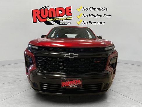 Used 2025 Chevrolet Traverse RS w/ LPO, Floor Liner Package AWD/4WD image 9