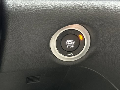 New 2026 Chrysler Pacifica Limited image 24