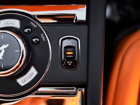 Used 2020 Rolls-Royce Wraith RWD image 60