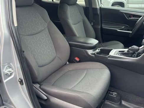 Used 2024 Toyota RAV4 XLE w/ Convenience Package image 14