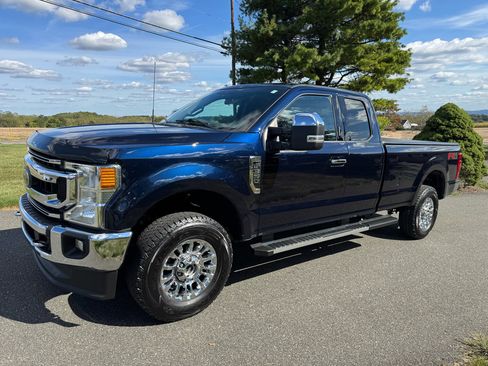 Used 2022 Ford F350 XLT w/ XLT Premium Package image 2