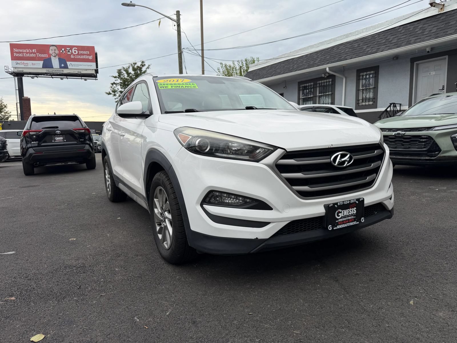 Used 2017 Hyundai Tucson SE w/ SE Popular Package 02 AWD/4WD image 3