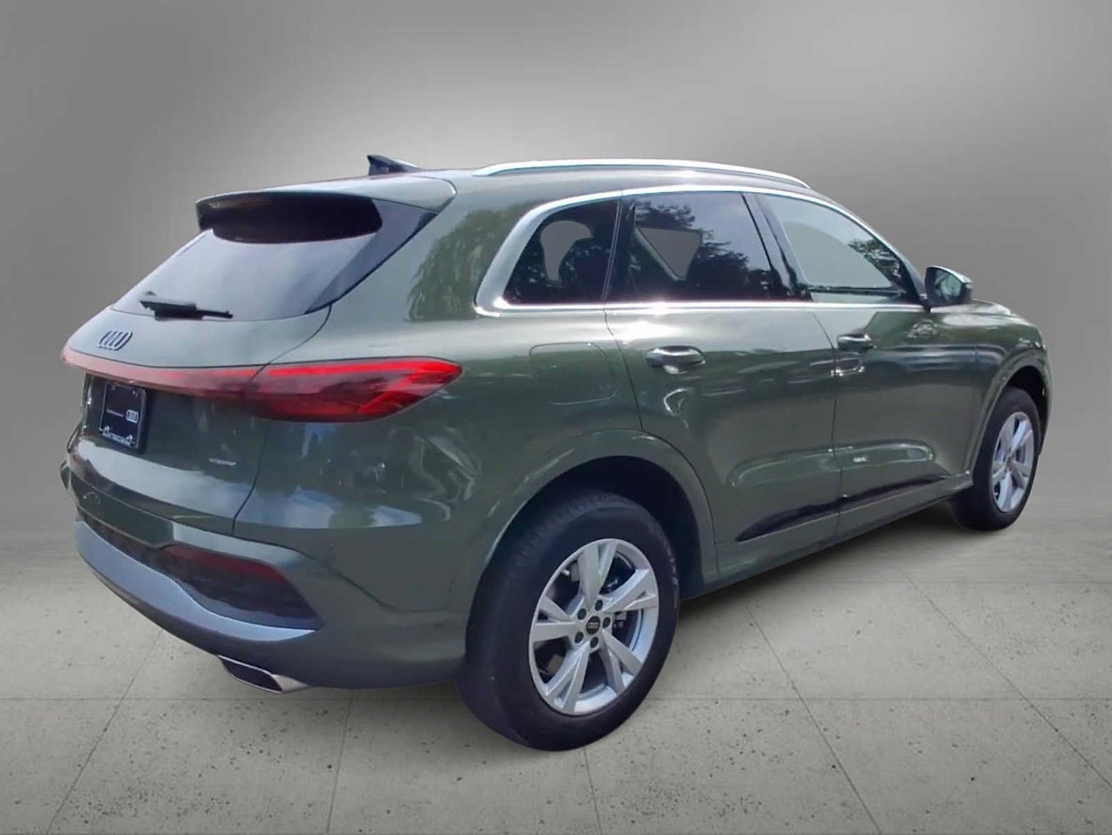 Used 2025 Audi Q5 Premium w/ Convenience Package AWD/4WD image 8