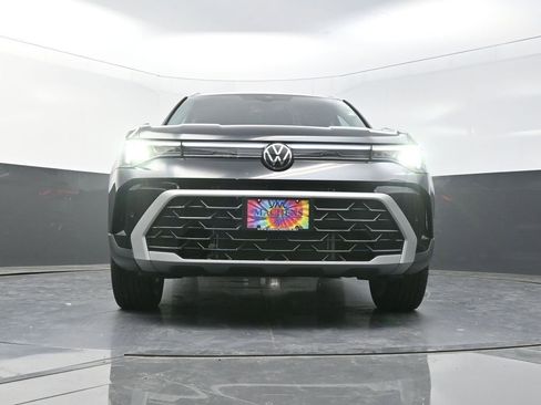 New 2025 Volkswagen Taos SEL image 20