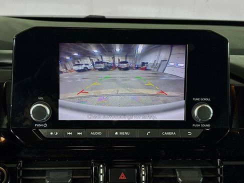 Used 2022 Nissan Pathfinder S AWD/4WD image 11