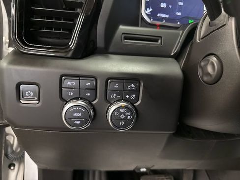 Used 2023 GMC Sierra 1500 AT4 w/ AT4 Preferred Package AWD/4WD image 19