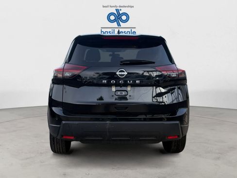 Used 2025 Nissan Rogue SV image 4