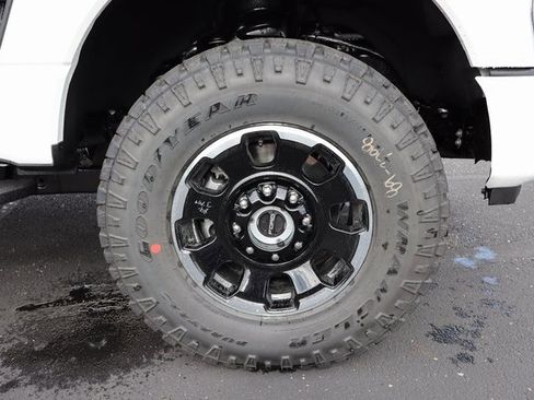New 2026 Ford F250 Platinum w/ Tremor Off-Road Package image 15
